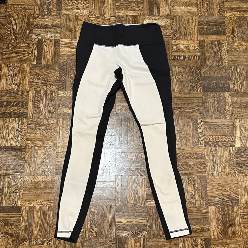Lululemon size 8 Black and White Leggings